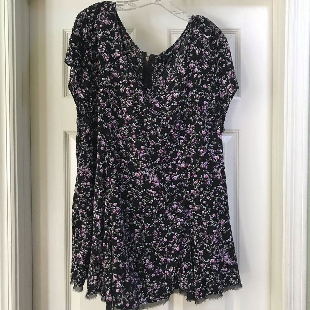 Torrid fluted floral tunic